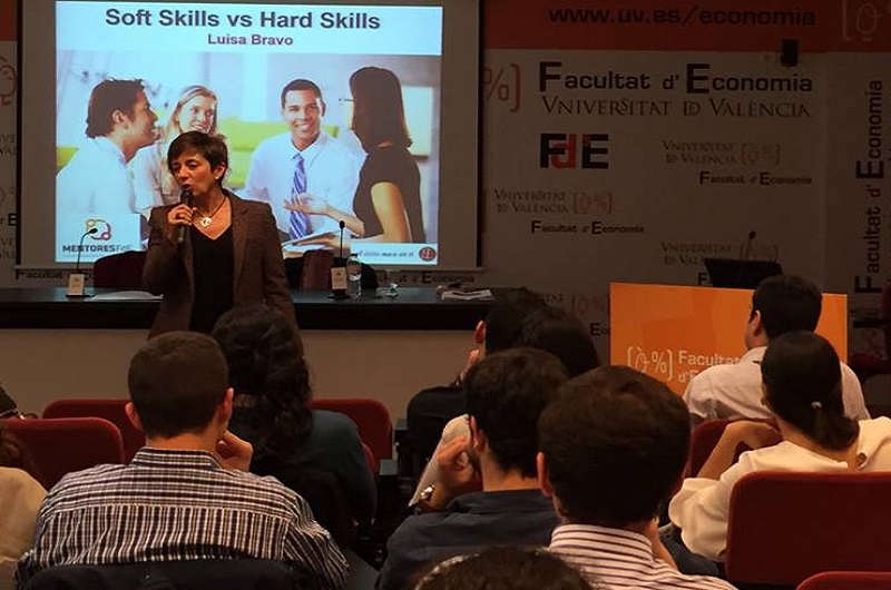 Empowering Neuroscientists for real life. Training for professional development